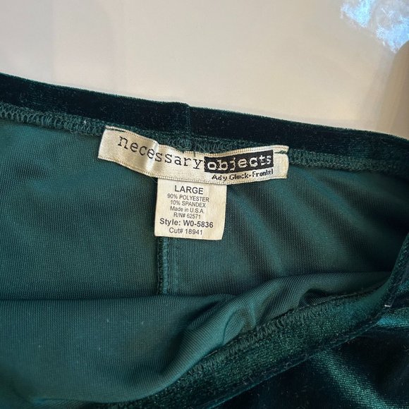 Emerald Green Velvet Dress. - Picture 5 of 8